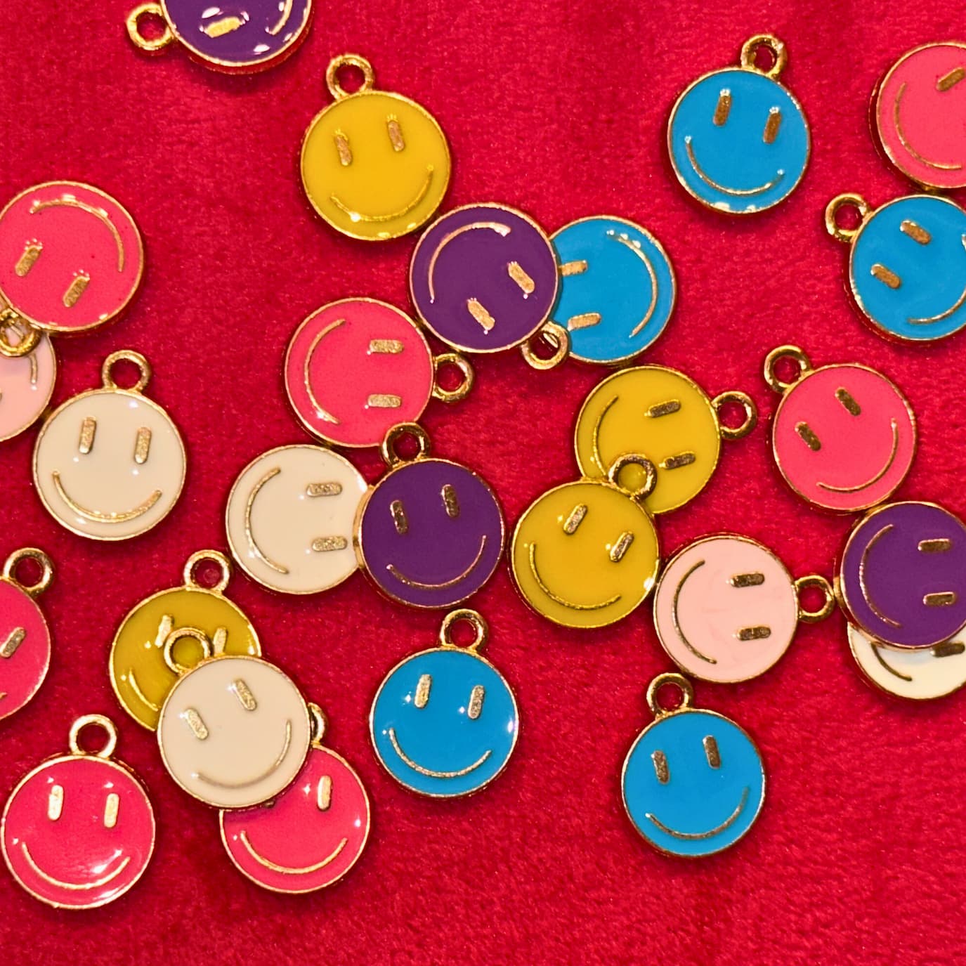 Be Kind Necklace (Gold edition) with a Happy Face