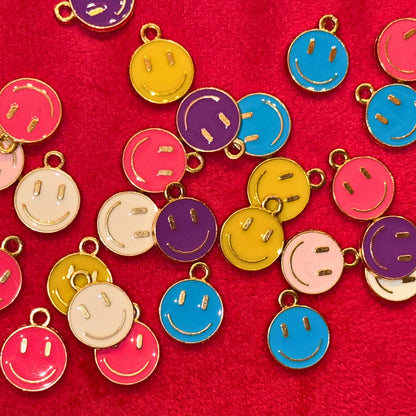 Be Kind Necklace (Gold edition) with a Happy Face